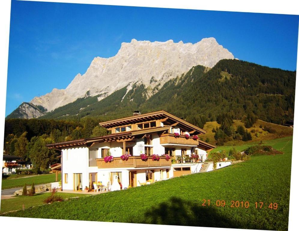 Apartamento Haus Angelika Ehrwald Exterior foto